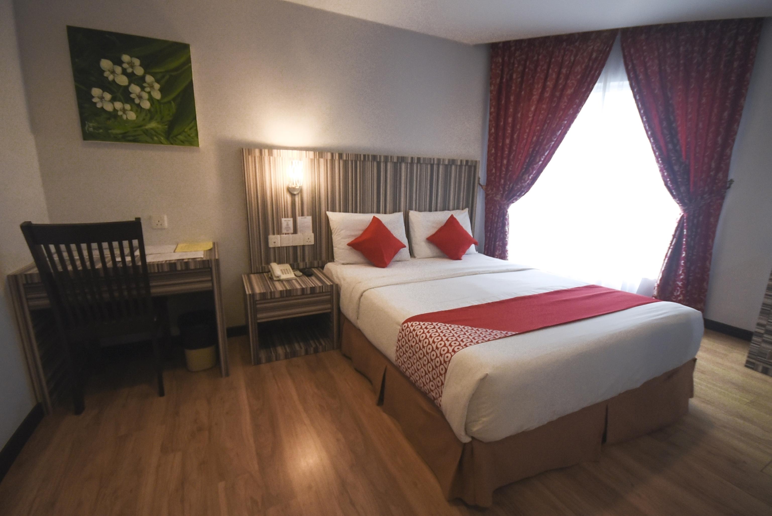 מירי Super Oyo 985 Hotel Nur מראה חיצוני תמונה