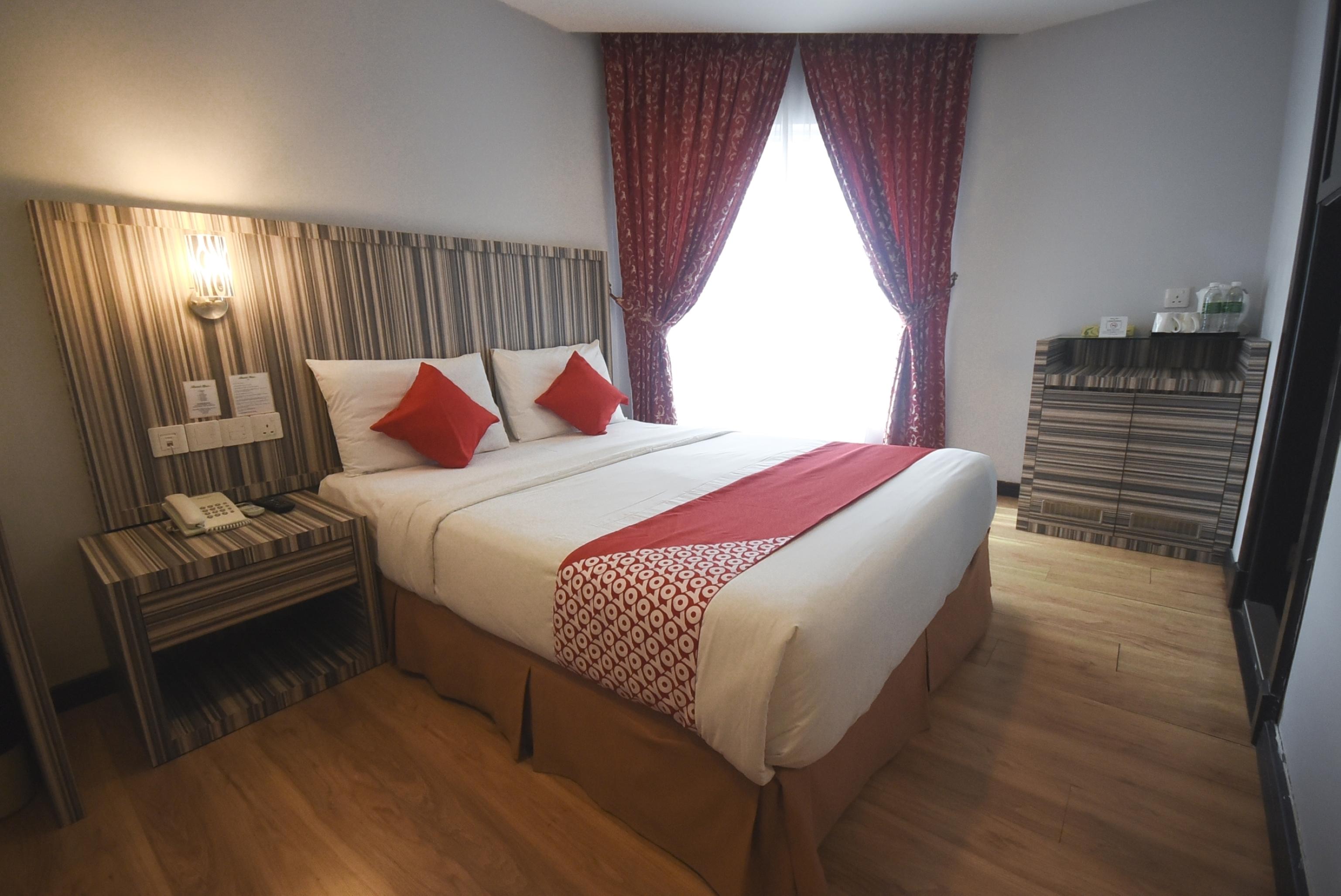 מירי Super Oyo 985 Hotel Nur מראה חיצוני תמונה