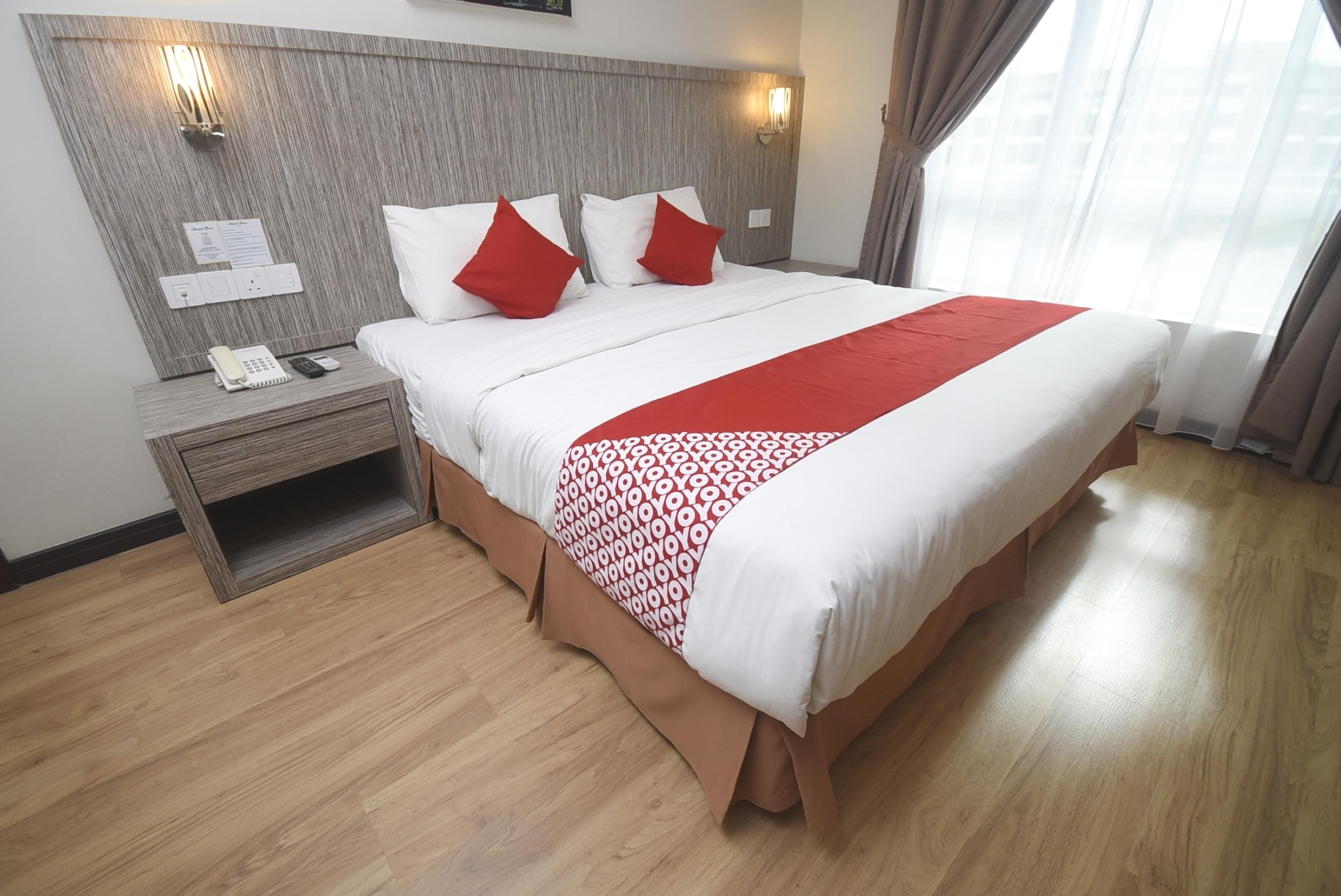 מירי Super Oyo 985 Hotel Nur מראה חיצוני תמונה