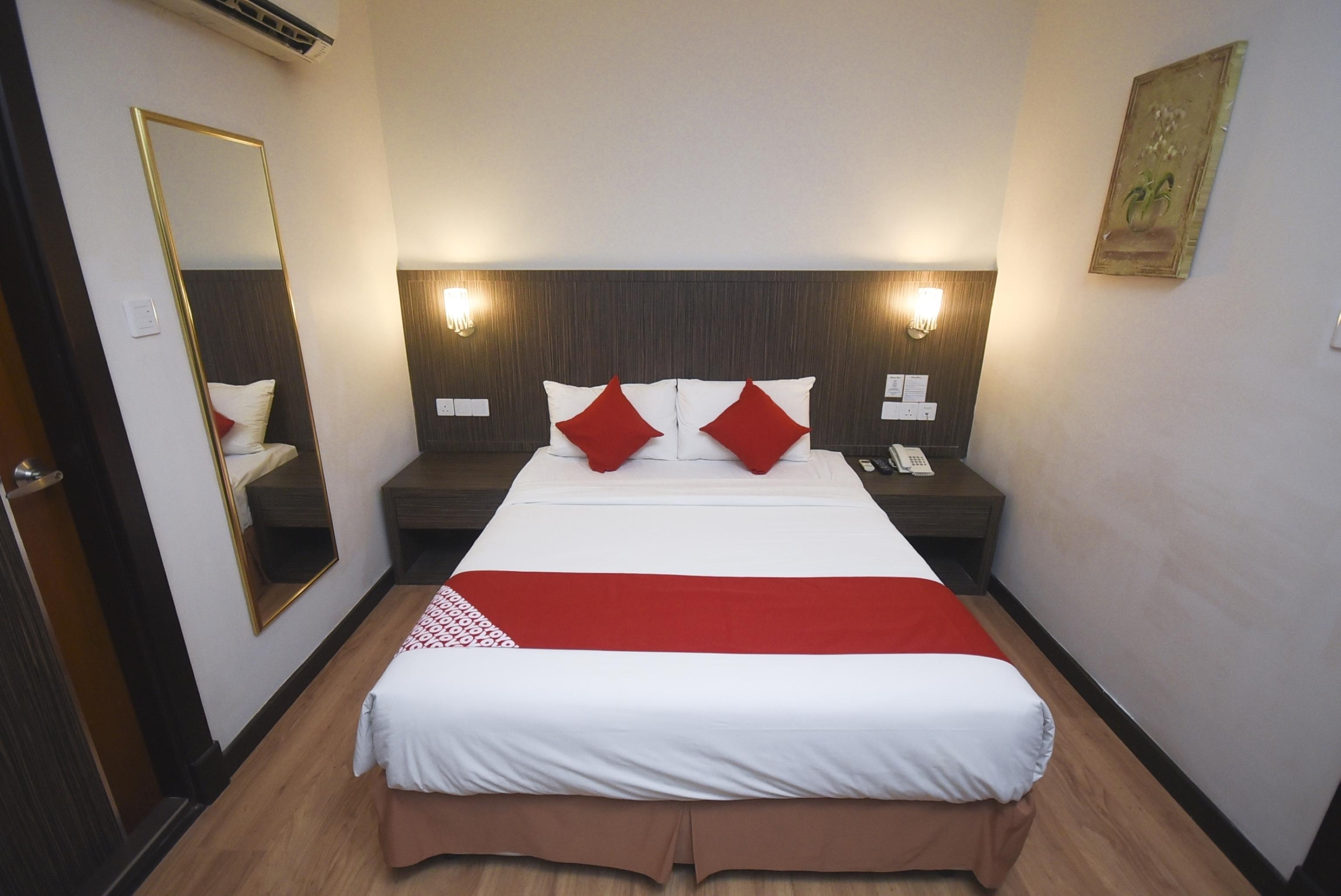 מירי Super Oyo 985 Hotel Nur מראה חיצוני תמונה