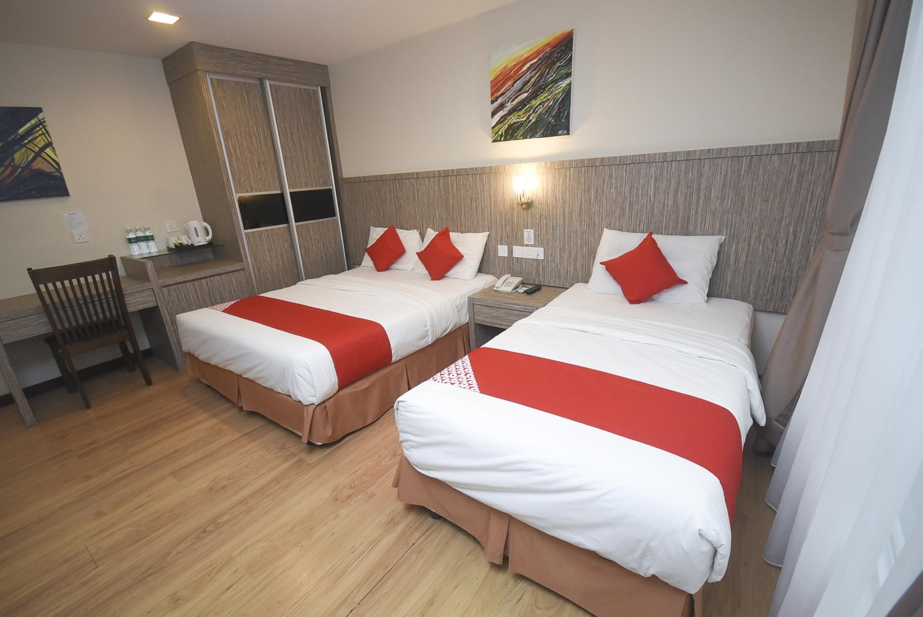 מירי Super Oyo 985 Hotel Nur מראה חיצוני תמונה