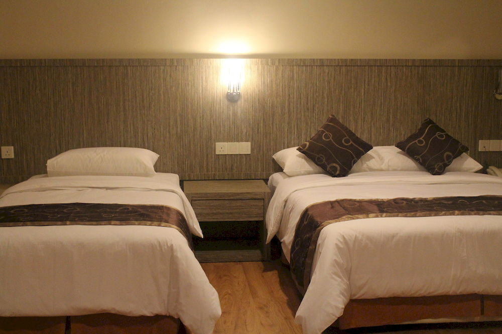 מירי Super Oyo 985 Hotel Nur מראה חיצוני תמונה