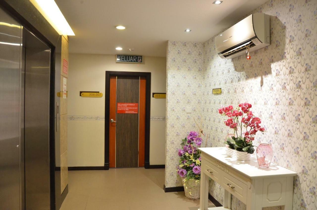 מירי Super Oyo 985 Hotel Nur מראה חיצוני תמונה