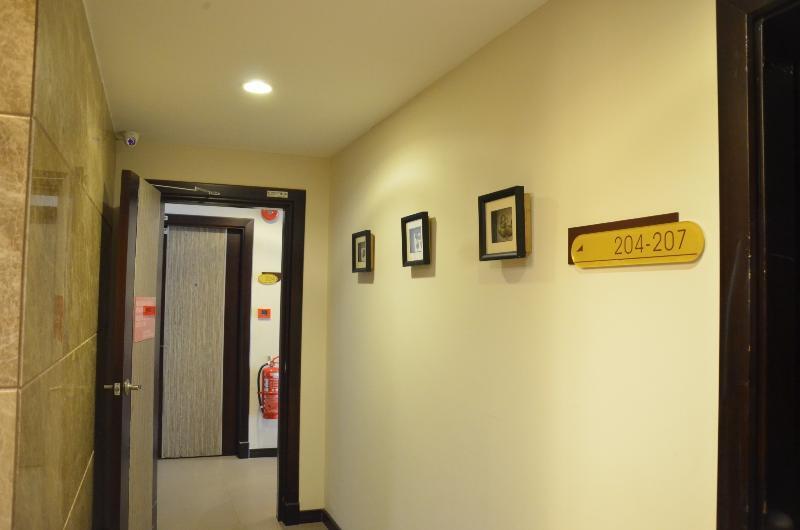 מירי Super Oyo 985 Hotel Nur מראה חיצוני תמונה